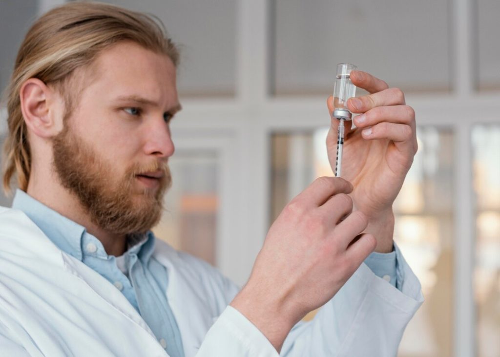 Cortisone injections as part of a joint pain treatment plan